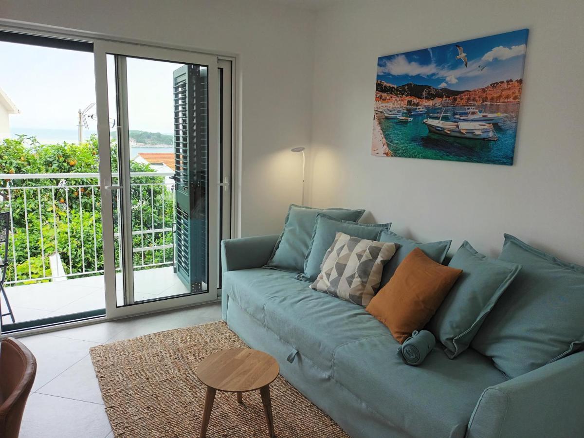 Jesliving Hvar - 2 Bedroom Elegant Apartment With Sea View In Historic Center Of Hvar Town Extérieur photo