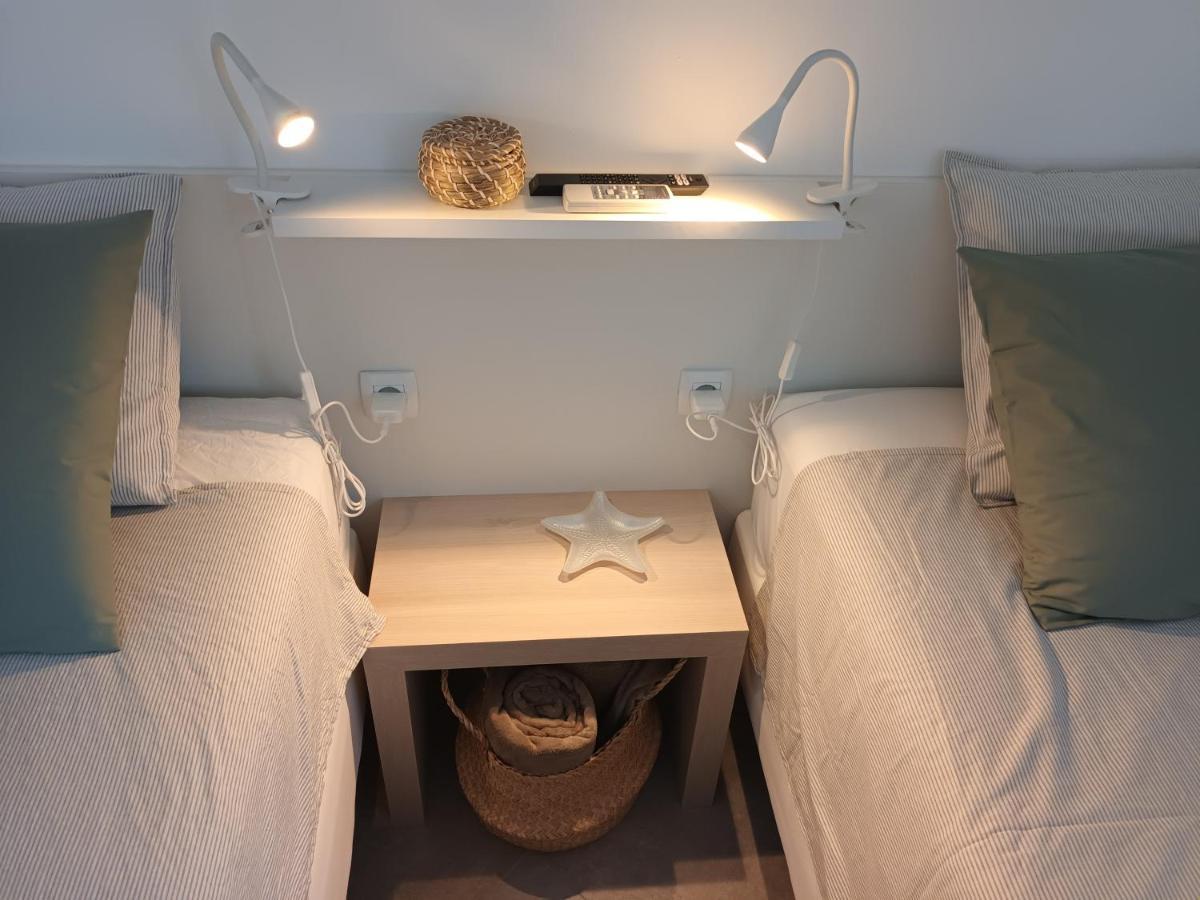 Jesliving Hvar - 2 Bedroom Elegant Apartment With Sea View In Historic Center Of Hvar Town Extérieur photo