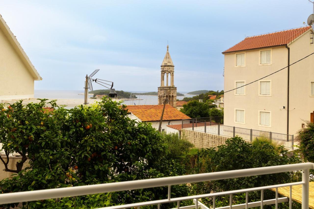 Jesliving Hvar - 2 Bedroom Elegant Apartment With Sea View In Historic Center Of Hvar Town Extérieur photo