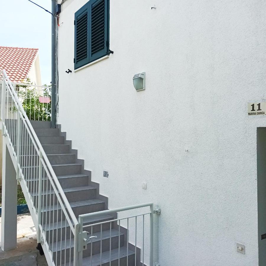 Jesliving Hvar - 2 Bedroom Elegant Apartment With Sea View In Historic Center Of Hvar Town Extérieur photo