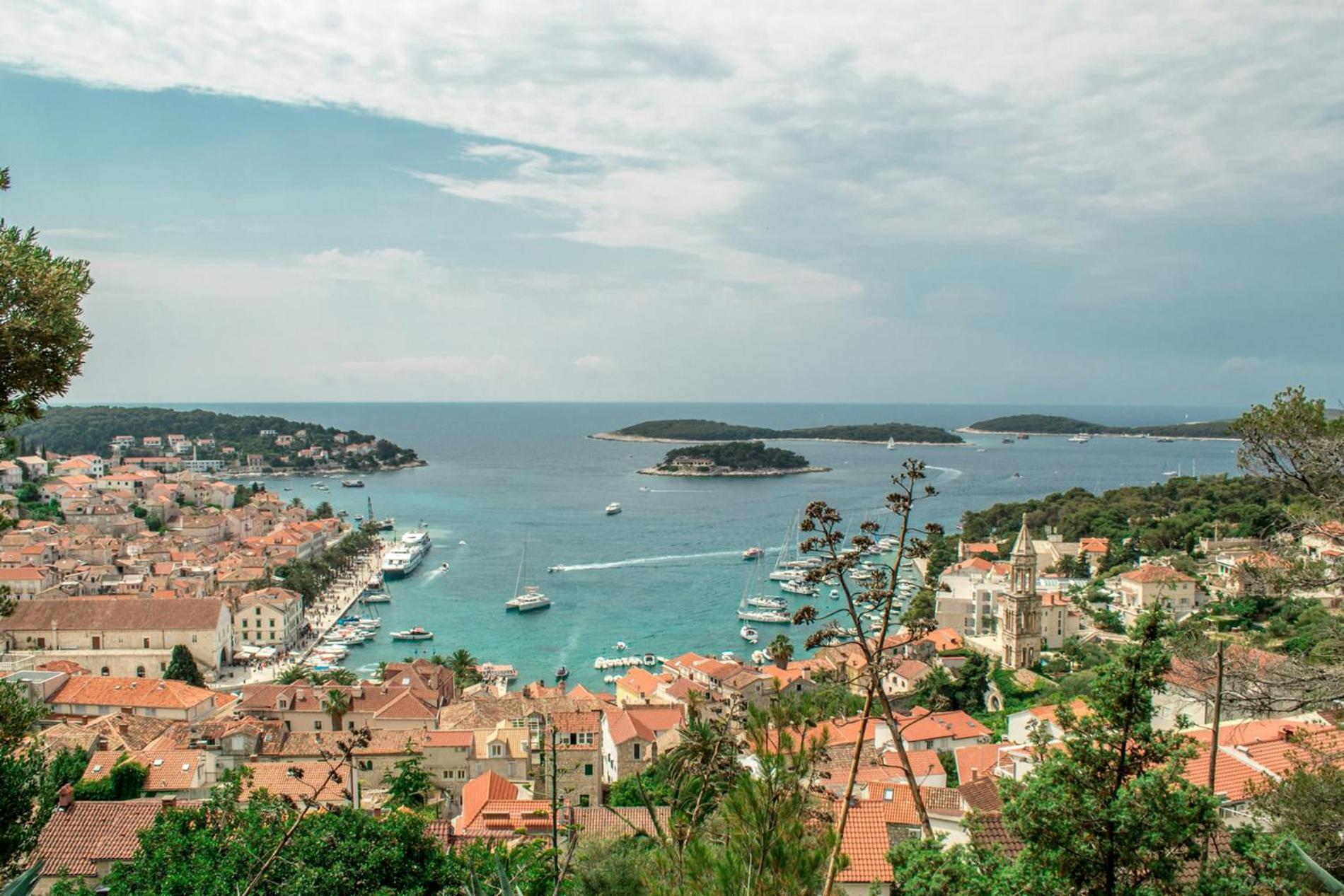 Jesliving Hvar - 2 Bedroom Elegant Apartment With Sea View In Historic Center Of Hvar Town Extérieur photo